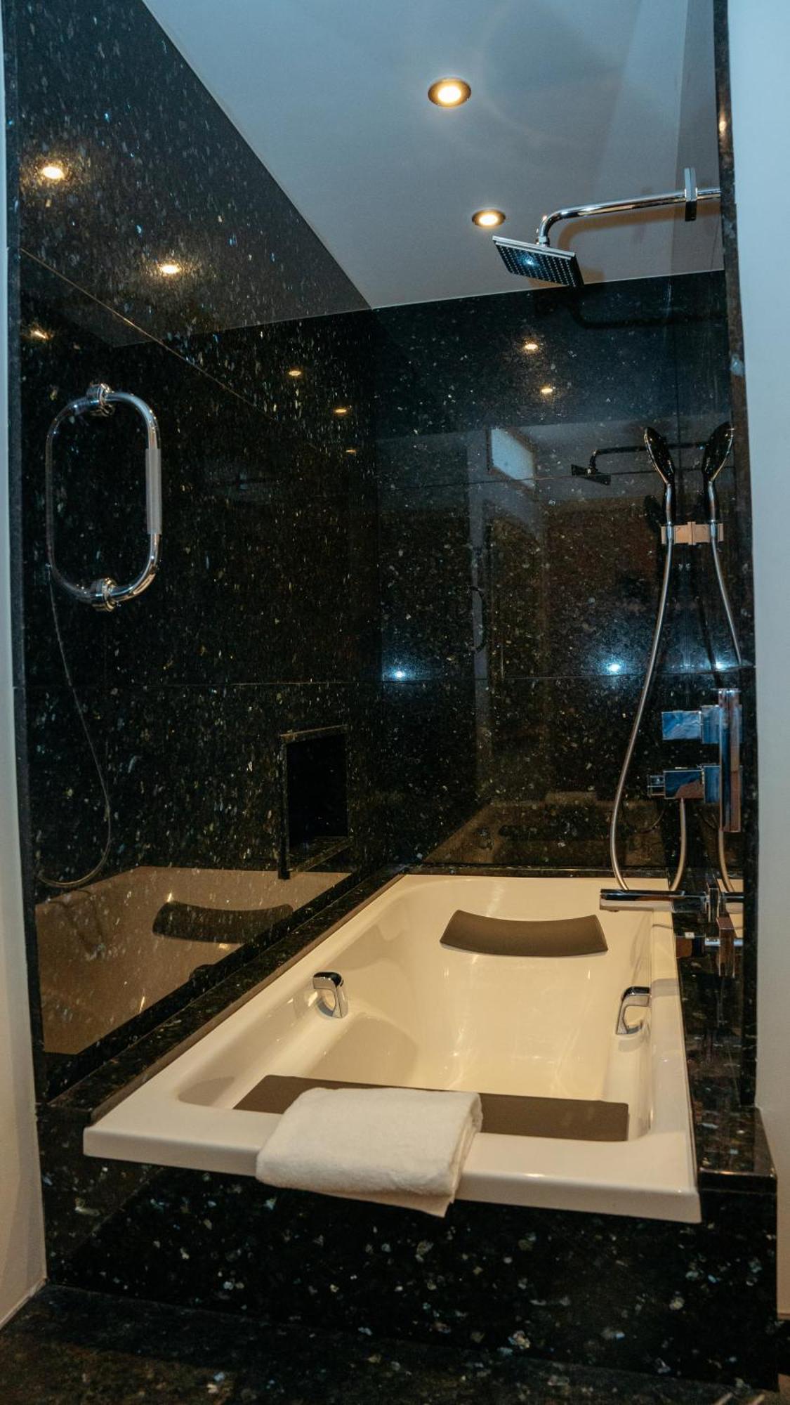 Superbe Appartement 132M2, Classe 5 Etoiles, Sarlat Centre Dış mekan fotoğraf