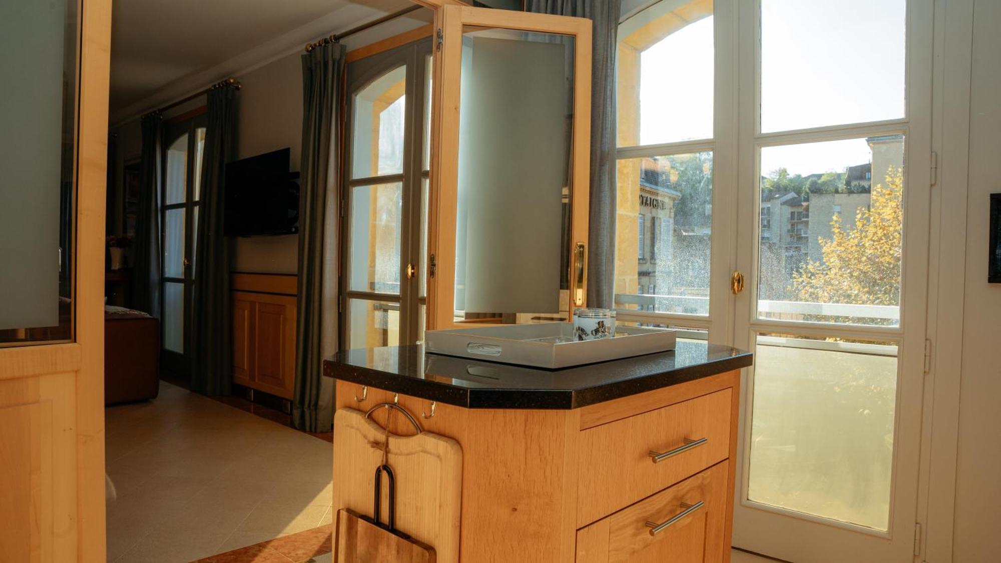 Superbe Appartement 132M2, Classe 5 Etoiles, Sarlat Centre Dış mekan fotoğraf